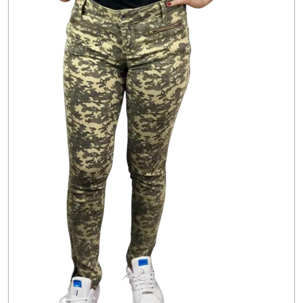 GUESS CAMO Guess Camo Jeans. The best Guess Camo skinny jeans, size 27.